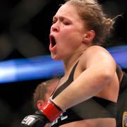 Ronda Rousey firar UFC-mästerskapstiteln i februari 2013.