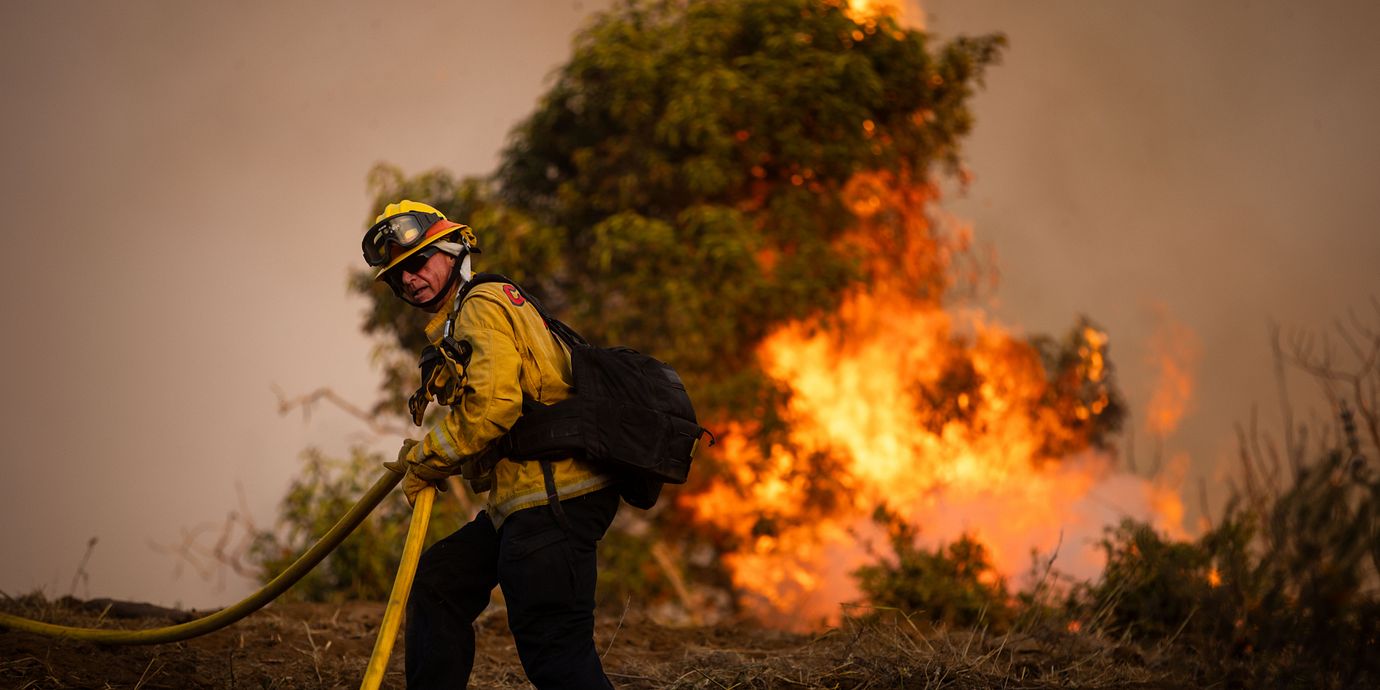 Brandman i Simi Valley, 18 maj 2026. 