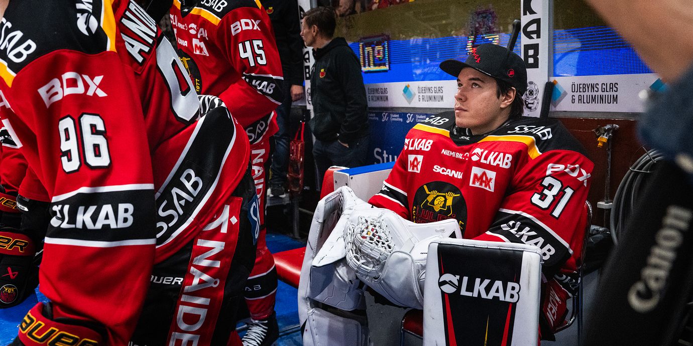 Luleås målvakt Matteus Ward deppar under ishockeymatchen i SHL mellan Luleå och Frölunda den 24 september 2026 i Luleå.