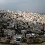 Issawiya i östra Jerusalem har tidigare varit fokus för massiva polisinsatser med husrannsakningar och arresteringar för att ”upprätthålla lag och ordning”, enligt AP.