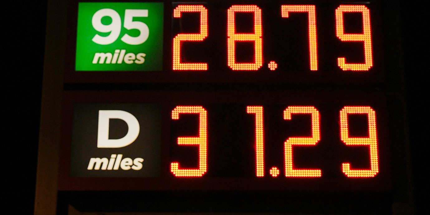 Priserna för en liter diesel i Norge, som nyligen tog bort sina skattelättnader för diesel och bensin.