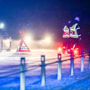 Under torsdagskvällen har snöovädret i Skåne orsakat flera trafikolyckor. Här en bild från Staffanstorp där flera fordon krockade med varandra. 