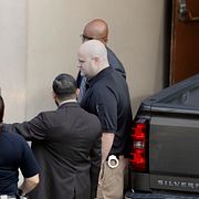 Chauffören hördes på måndagen.