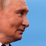 Putin och Trump på röda mattan i natt.