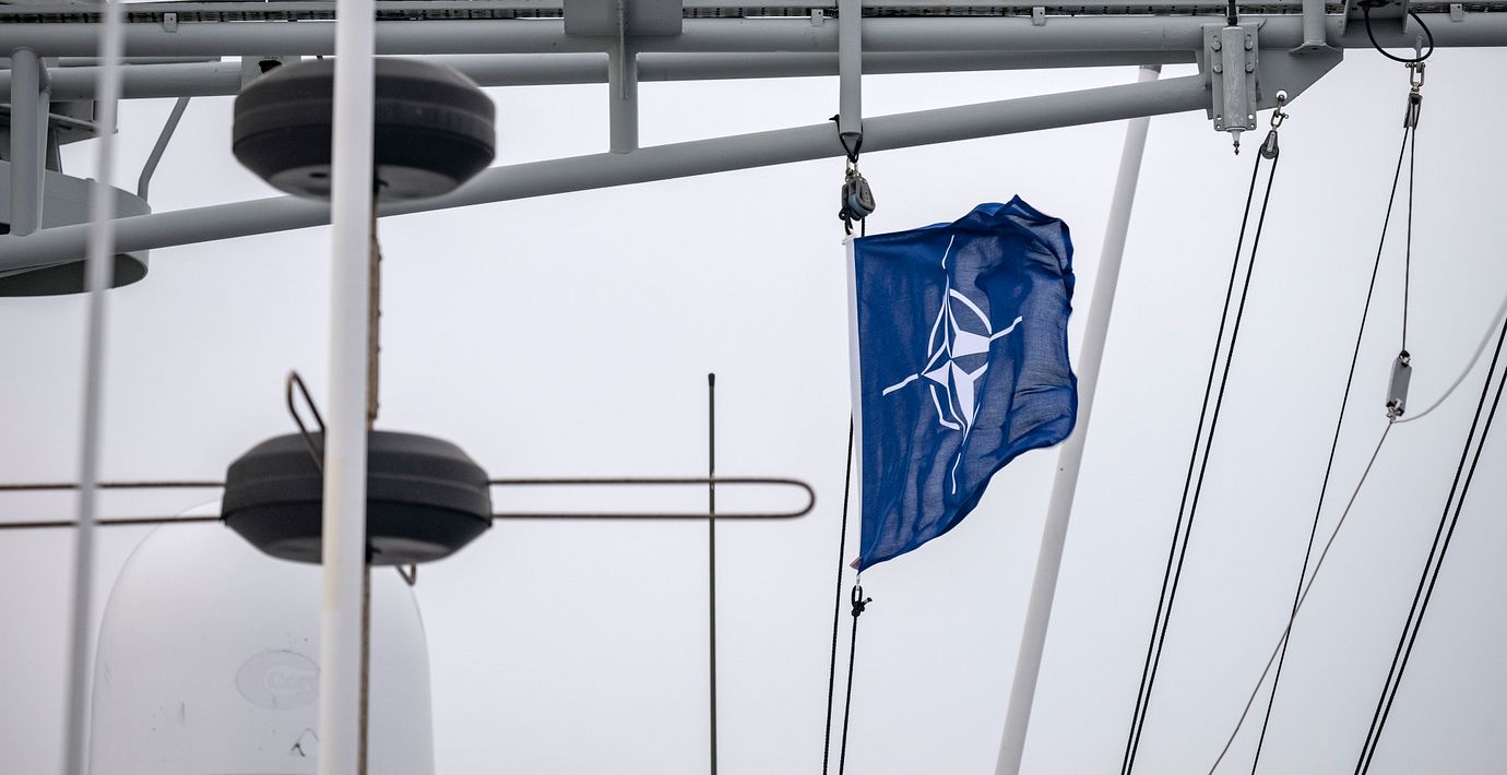 Natos flagga. Illustrationsbild.