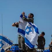 Israeliska soldater vid gränsen till Gaza. Arkivbild.