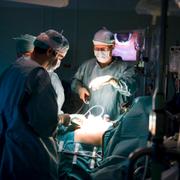 På intensivvårdsavdelningar saknas ofta rätt kompetens om organdonationer, menar Lisa Kirsebom.