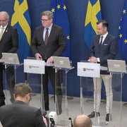 Torsten Elofsson (KD), justitieminister Gunnar Strömmer (M), Adam Marttinen (SD) och Martin Melin (L) vid dagens pressträff.