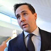 Utrikeshandels- och biståndsminister Benjamin Dousa (M) ansvarar för utformningen av reglerna för statligt exportstöd och har haft nära kontakter med Siemens Energy.