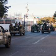 Soldater patrulerar gatorna i Culiacan
