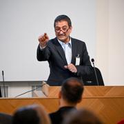 Forskaren Sameh Egyptson presenterar sin uppmärksammade avhandling:  ”Global politisk islam?: Muslimska brödraskapet & Islamiska förbundet i Sverige” under ett riksdagsseminarium. Arkivbild. 