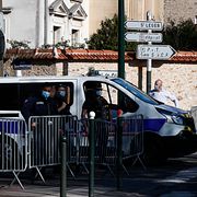 Polis på platsen för attentatet.