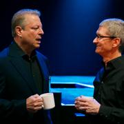 Al Gore och Tim Cook. 