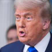 Flygfältet där det nya förvaret ligger/Trump.