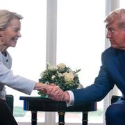 EU-chefen Ursula von der Leyen och USA:s president Donald Trump.