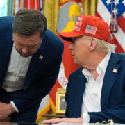 Arkivbild på Trump och Vance.