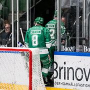 Rögle-spelare deppar.