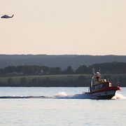 Sjöräddningen söker med båt och helikopter i Vättern. Bilden är från 2014 och har ingen koppling till innehållet i artikeln.