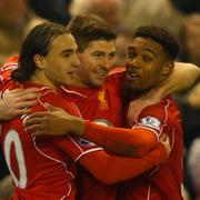 Jordon Ibe till höger om Steven Gerrard och Lazar Markovic 2015. 