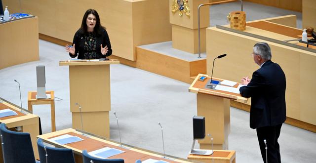 Utrikesminister Ann Linde (S) och Hans Wallmark (M) under den utrikespolitiska debatten i riksdagen. Jessica Gow/TT