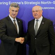 Kroatiens premiärminister Andrej Plenkovic till vänster och Moldaviens avgående dito Alexandru Munteanu.