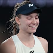 Elena Rybakina efter skrällsegern i Australian Open.