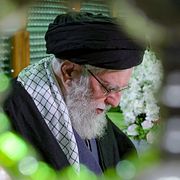 Iranska källor uppgav för Reuters att Ayatolla Ali Khamenei hade förts till en säker plats dagarna före attacken. Men när Israel slog till mot statliga byggnader i Teheran dog Khamenei.
