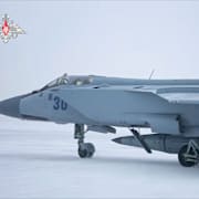 Ryskt stridsflyg bär en Kinzhal-robot.  AP