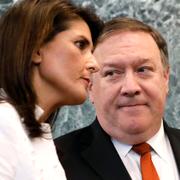 Mike Pompeo och USA:s FN-ambassadör Nikki Haley.