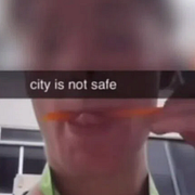 Skärmdumpar från klippet.