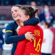 Carin Strömberg och Jessica Ryde efter förra matchen mot Frankrike.