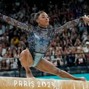 Simone Biles på söndagen i Paris. 