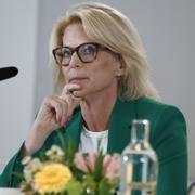 Elisabeth Svantesson (M).