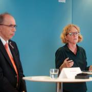 Alf Jönsson, regiondirektör, och Eva Melander, smittskyddsläkare.