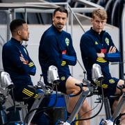 Martin Olsson, Zlatan Ibrahimovic och Filip Helander under ett träningspass i går.