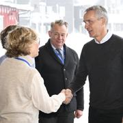 Natos generalsekreterare Jens Stoltenberg  anländer till Folk och Försvars rikskonferens i Sälen tidigare i dag. I mitten syns Folk och försvars ordförande Göran Arrius.