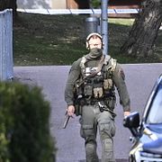Polis under fredagens insats vid Brinellskolan i Fagersta.