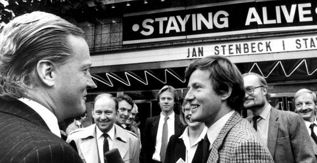 Jan Stenbeck anländer till en extra-bolagsstämma för Kinnevik i oktober 1983 på biografen Draken i Stockholm. Lennart Nygren/TT