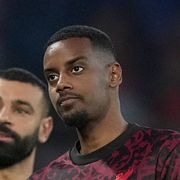 Alexander Isak och Mohamed Salah.
