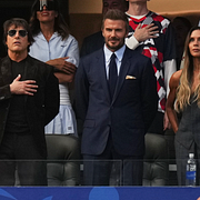 Tom Cruise och David Beckham på plats för att se USA möta Paraguay, en match som föranleddes av framträdanden av bland andra Katy Perry.