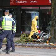 Polisen på plats på Övre Husargatan i Annedal