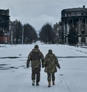 Ukrainska soldater i Bachmut, 12 februari.  Libkos / AP