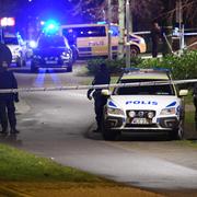Ett föremål har exploderat på gården vid polisstationen i Rosengård i Malmö.