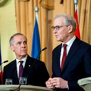 Kanadas statsminister Mark Carney och Norges statsminister Jonas Gahr Støre på pressträffen i Oslo.
