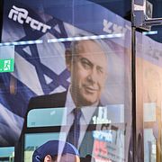 En av Benjamin Netanyahus valaffischer i Israel.