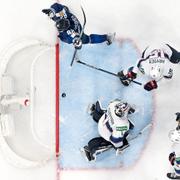 Finlands 3–2-mål firas av Harri Pesonen och Joel Armia