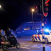 Poliser i Amsterdam stoppar trafiken på tisdagen