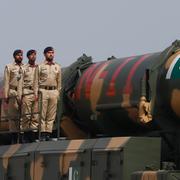 En pakistansk robot av typen Shaheen-III under en militärparad i Islamabad 2022. Roboten kan utrustas med en kärnstridsspets. 