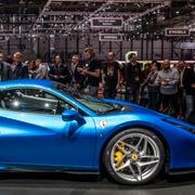 Sportbilen Ferrari F8 Tributo visas på bilsalongen i Genève den 5 mars.