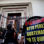 Protester mot president Otto Pérez Molina under fredagen.